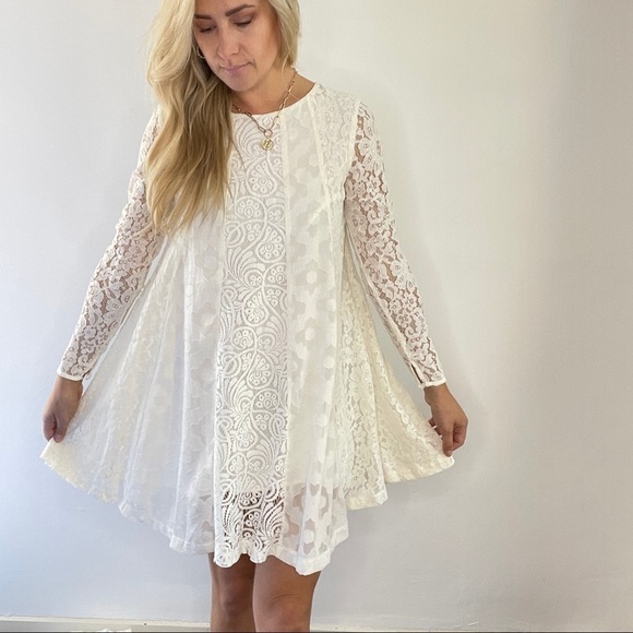 Champagne & Strawberry Creamy White Lace Long Sleeve Dress - Picture 9 of 13